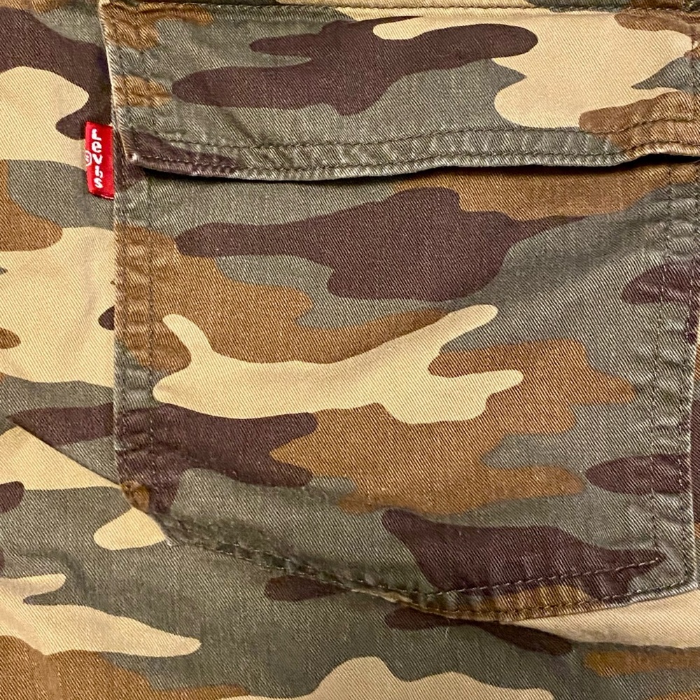 Levi’s Baggy Fit Camo Print Women’s Y2K Inspired Cargo Pants 🪖 - Picture 6 of 7